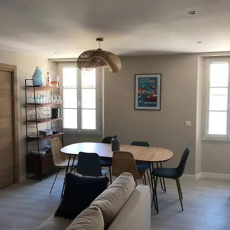 Superbe 3 Pièces 4 étoiles Plein Centre 70m Du Port Appartement